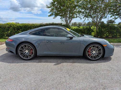 2018 Porsche 911 Carrera 4S