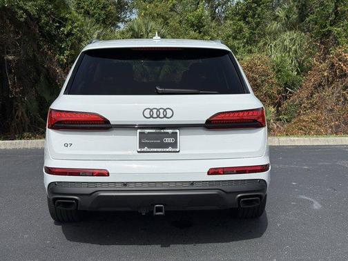 2025 Audi Q7 45 Premium Plus
