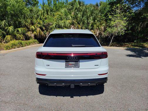 Glacier White Metallic 2026 Audi Q8 55 Premium Plus