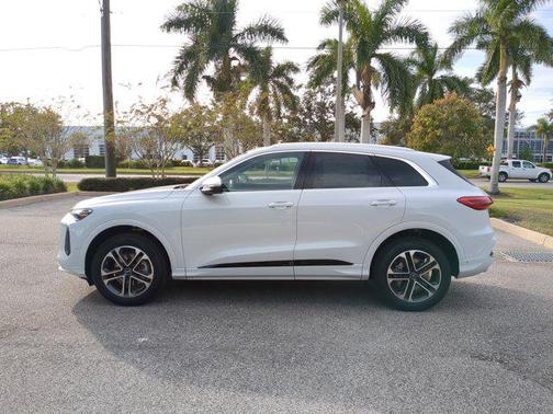 2025 Audi Q5 Premium