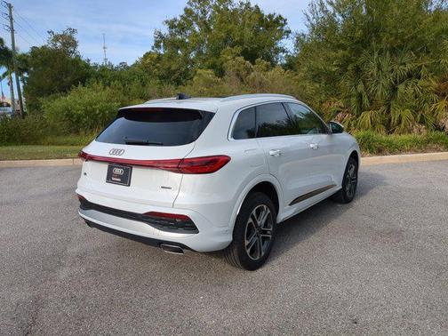 2025 Audi Q5 Premium