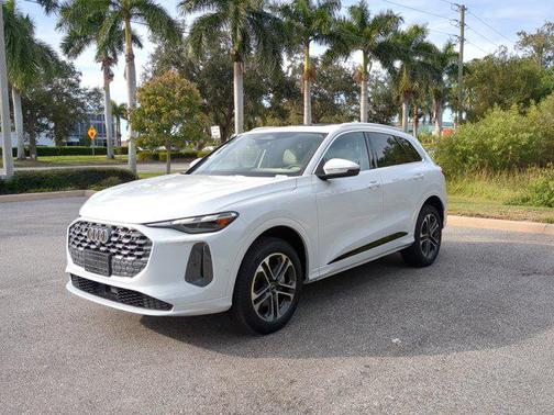 2025 Audi Q5 Premium