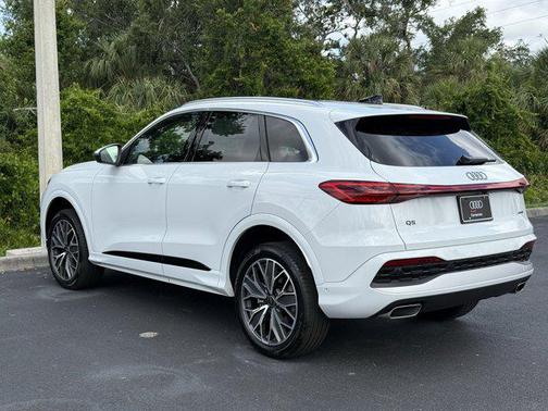 2025 Audi Q5 Premium Plus