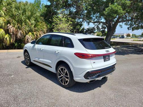 Glacier White Metallic 2026 Audi Q5 Premium Plus TFSI quattro S tronic