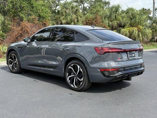2024 Audi Q8 e-tron Premium Plus
