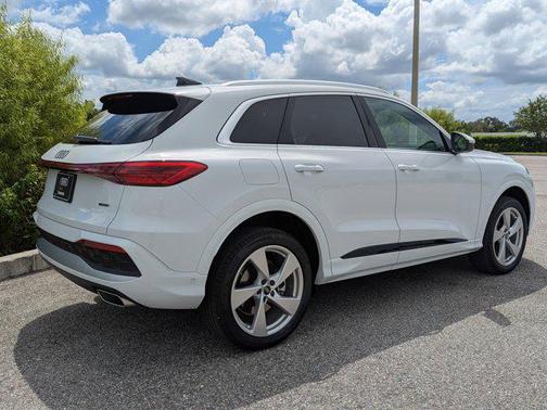 2025 Audi Q5 Premium Plus