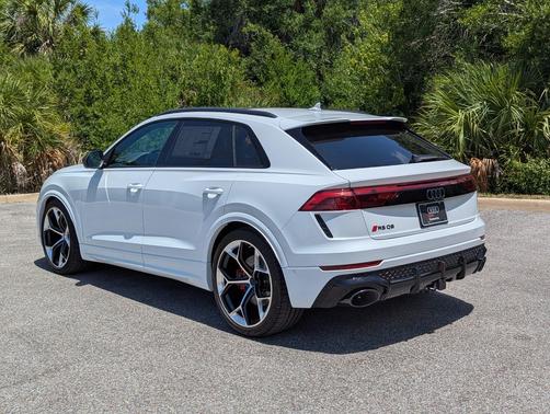 glacier white metallic 2026 Audi RS Q8 4.0T