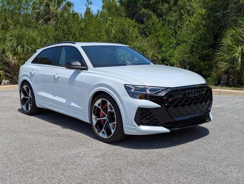glacier white metallic 2026 Audi RS Q8 4.0T