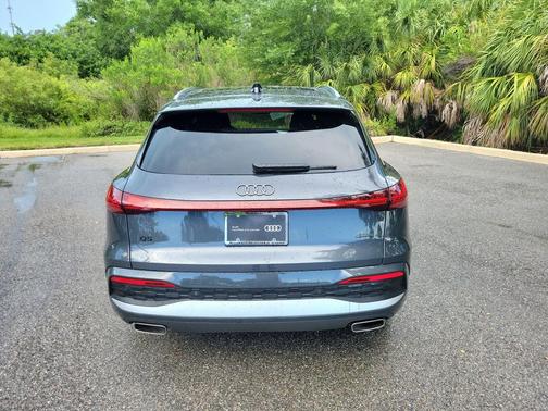 Tambora Gray Metallic 2025 Audi Q5 Prestige TFSI quattro S tronic