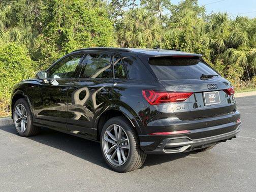 2025 Audi Q3 Premium 45 TFSI S line quattro Tiptronic