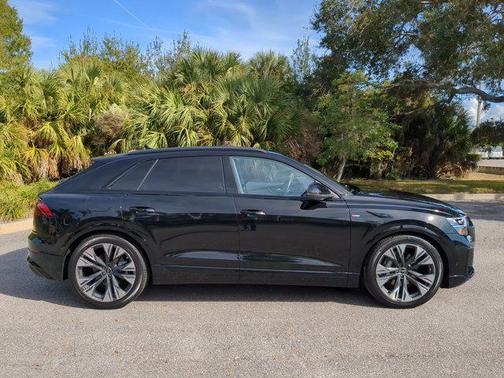 2025 Audi Q8 55 Premium Plus