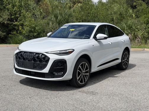 Glacier White Metallic 2026 Audi Q5 Sportback Premium Plus TFSI quattro S tronic