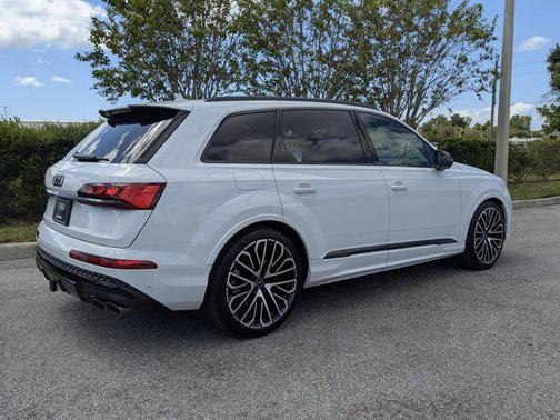 2026 Audi SQ7 4.0T Premium Plus