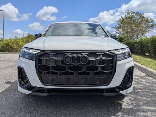 2026 Audi SQ7 4.0T Premium Plus