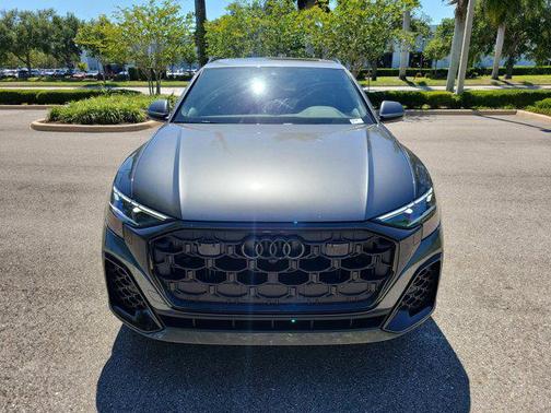 Daytona Gray Pearl Effect 2026 Audi Q8 55 Premium Plus
