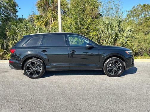 2025 Audi Q7 55 Premium Plus