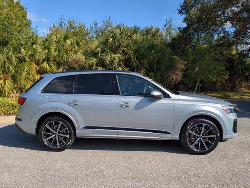 2025 Audi Q7 45 Premium Plus