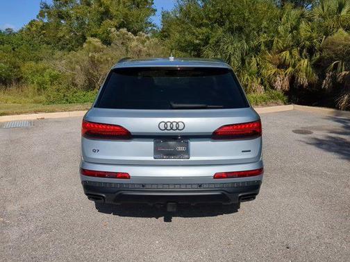 2025 Audi Q7 45 Premium Plus