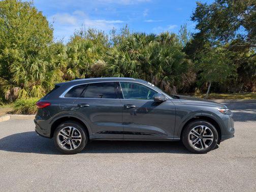 2025 Audi Q5 Premium TFSI quattro S tronic