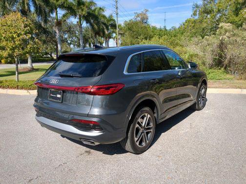 2025 Audi Q5 Premium TFSI quattro S tronic