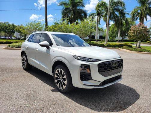 Arkona White 2026 Audi Q3 S line