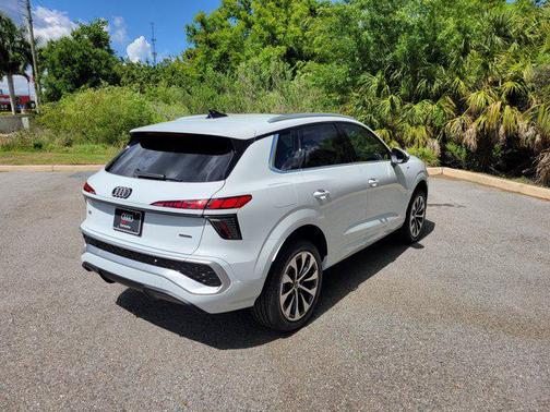 Arkona White 2026 Audi Q3 S line