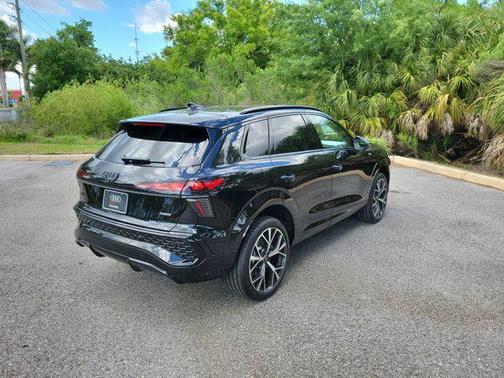 Mythos Black Metallic 2026 Audi Q3 S line