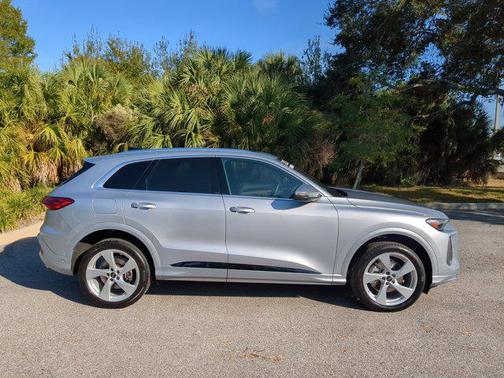 2025 Audi Q5 Premium Plus TFSI quattro S tronic