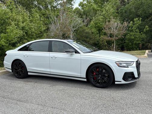2025 Audi S8 4.0T