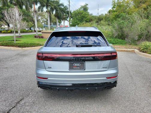 Satellite Silver Metallic 2026 Audi Q8 55 Premium Plus