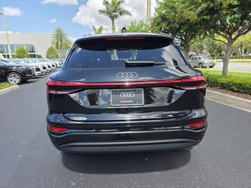 2025 Audi Q6 e-tron Premium Plus quattro