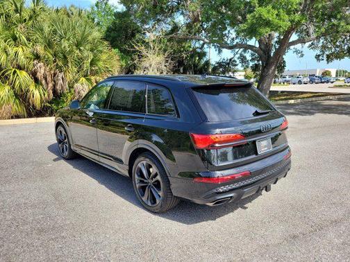 Mythos Black Metallic 2026 Audi Q7 55 Premium Plus