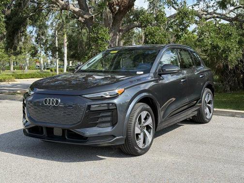 2025 Audi Q6 e-tron Premium quattro