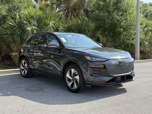 2025 Audi Q6 e-tron Premium quattro