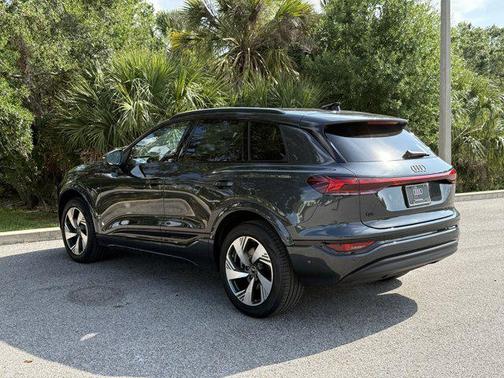 2025 Audi Q6 e-tron Premium quattro