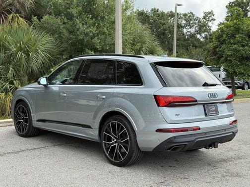 2025 Audi Q7 55 Premium Plus