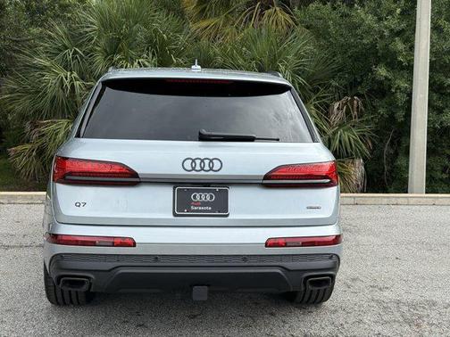 2025 Audi Q7 55 Premium Plus