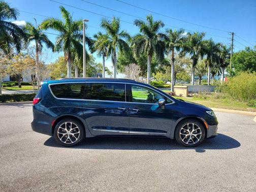 2022 Chrysler Pacifica Limited