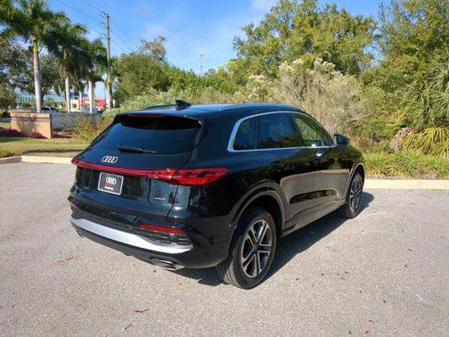 2025 Audi Q5 Premium TFSI quattro S tronic