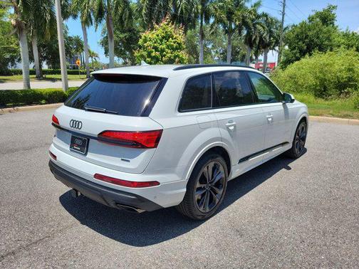 Glacier White Metallic 2026 Audi Q7 55 Premium Plus