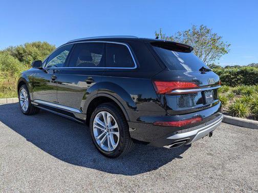 2025 Audi Q7 55 Premium Plus