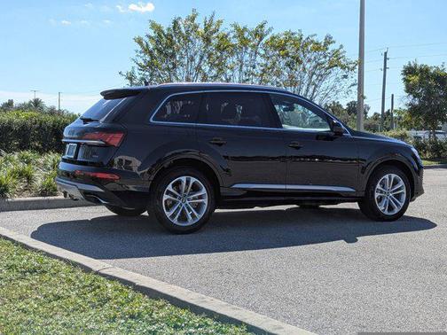 2025 Audi Q7 55 Premium Plus