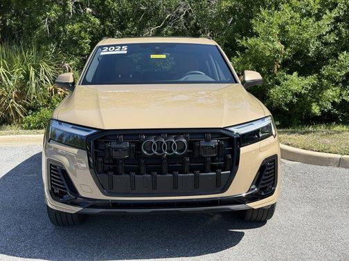 2025 Audi Q7 45 Premium Plus