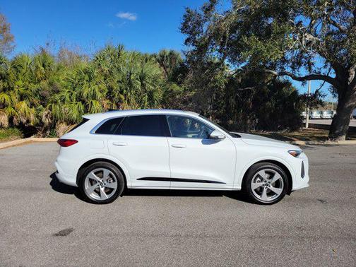 2025 Audi Q5 Prestige TFSI quattro S tronic