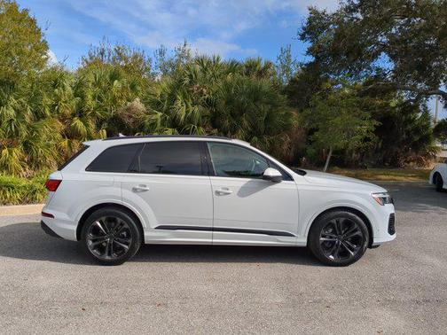 2026 Audi Q7 55 Premium Plus