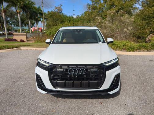 2026 Audi Q7 55 Premium Plus