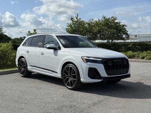 2025 Audi Q7 55 Premium Plus