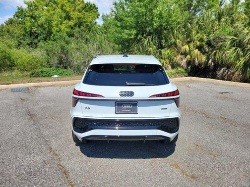 Glacier White Metallic 2026 Audi Q3 S line