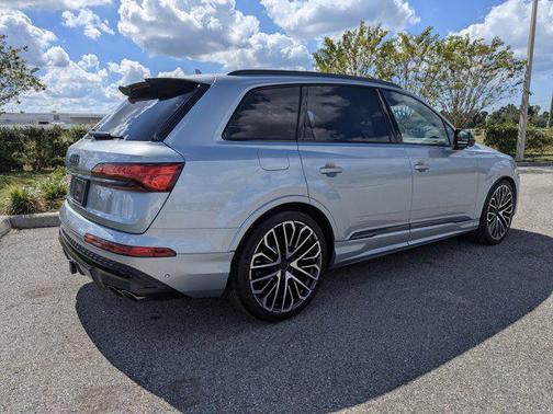 2026 Audi SQ7 4.0T Premium Plus