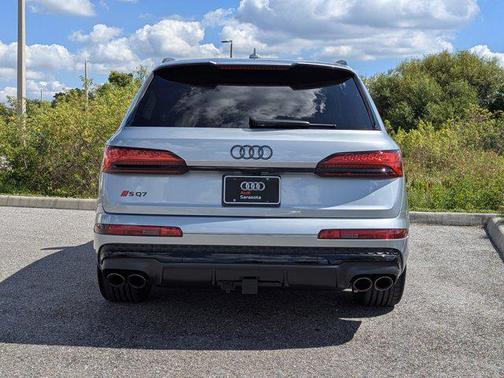 2026 Audi SQ7 4.0T Premium Plus